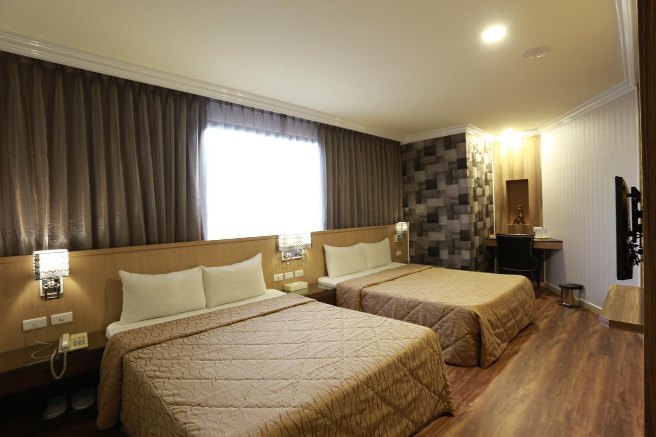 Monalisa Hotel Tainan Luaran gambar