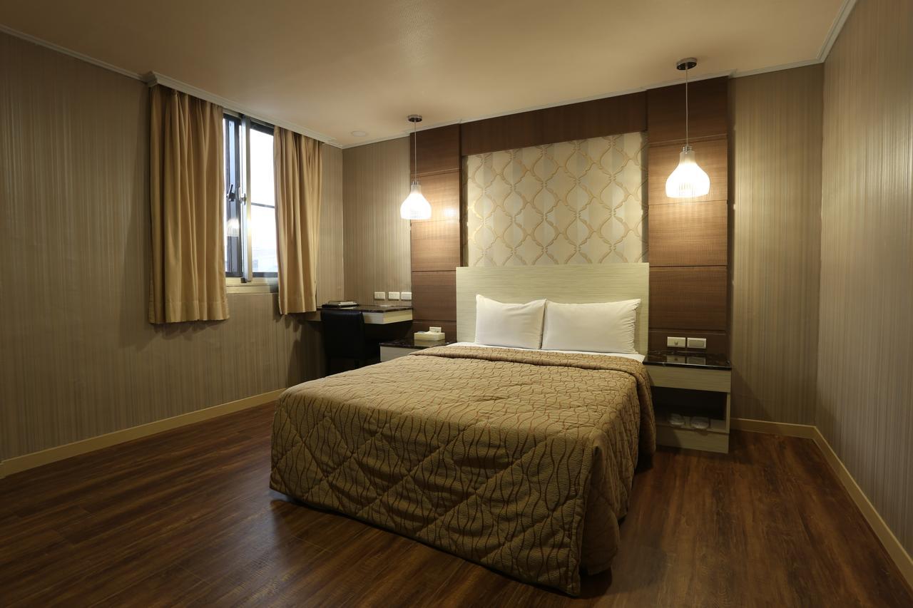 Monalisa Hotel Tainan Luaran gambar