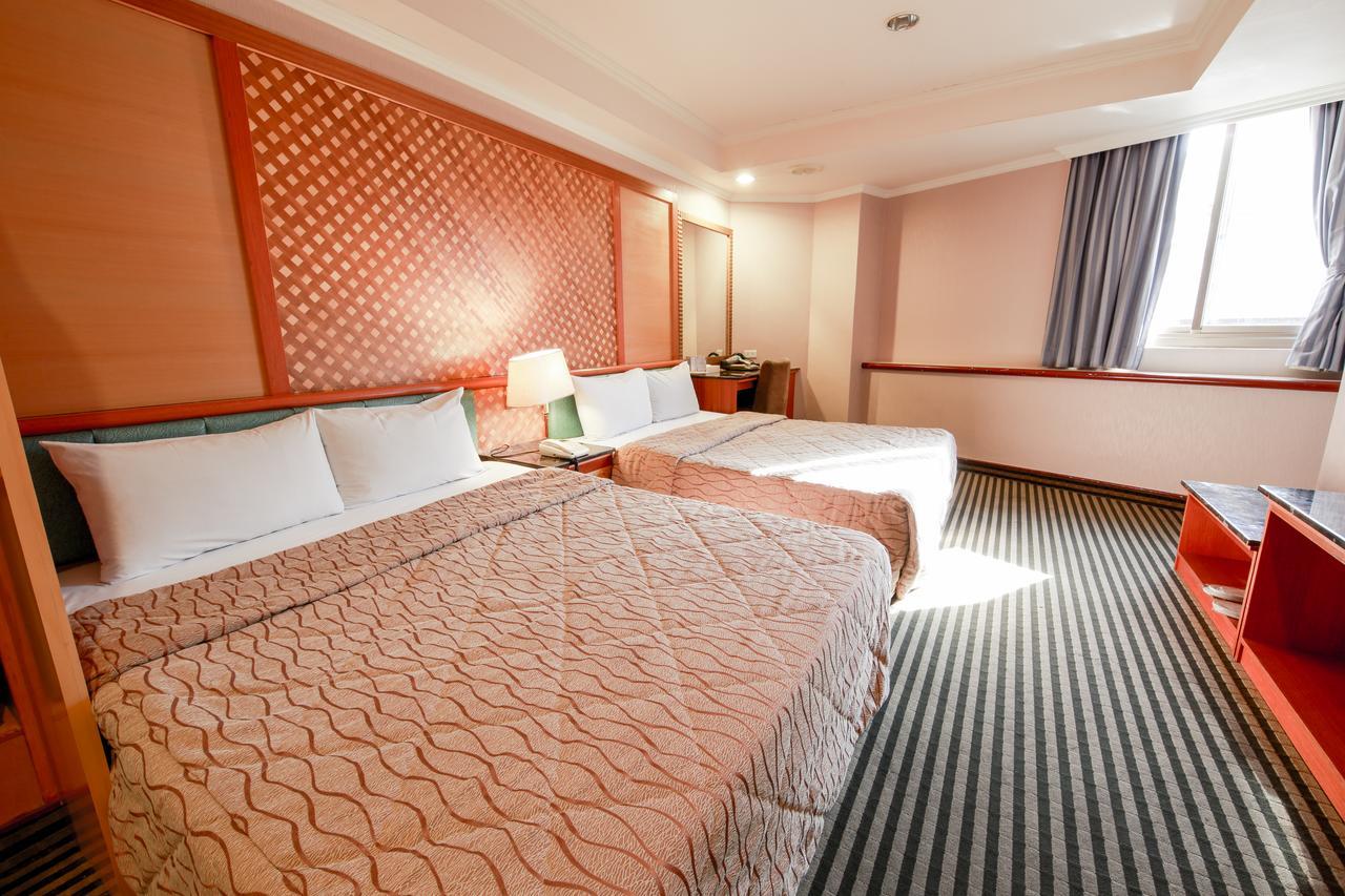 Monalisa Hotel Tainan Luaran gambar