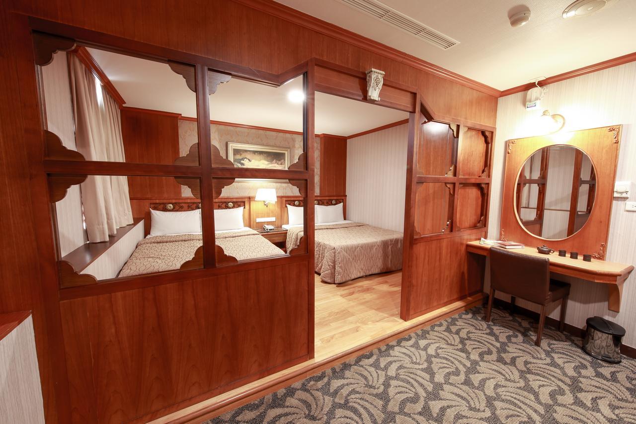 Monalisa Hotel Tainan Luaran gambar