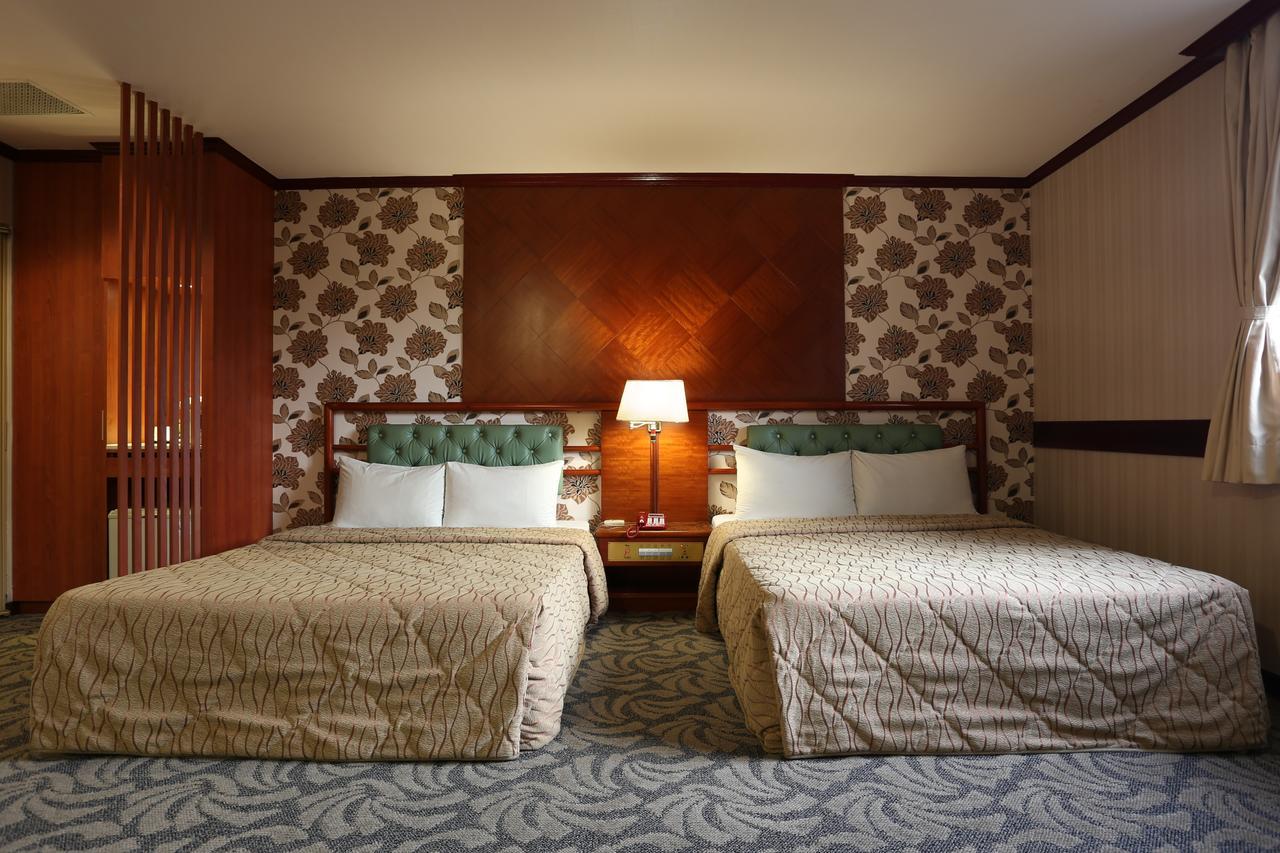 Monalisa Hotel Tainan Luaran gambar