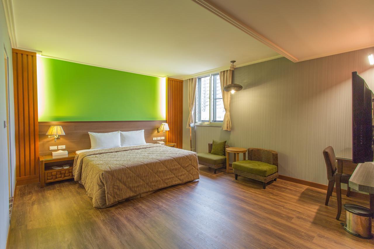 Monalisa Hotel Tainan Luaran gambar