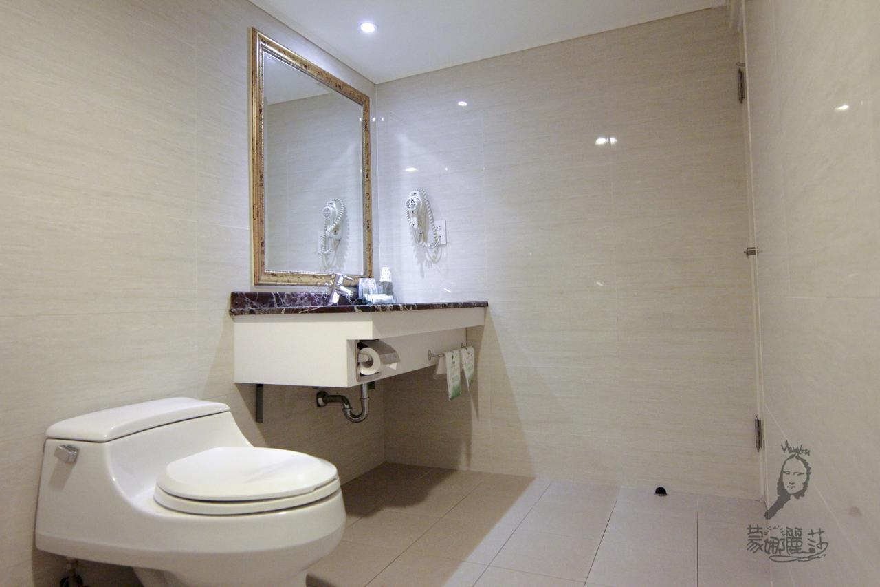 Monalisa Hotel Tainan Luaran gambar